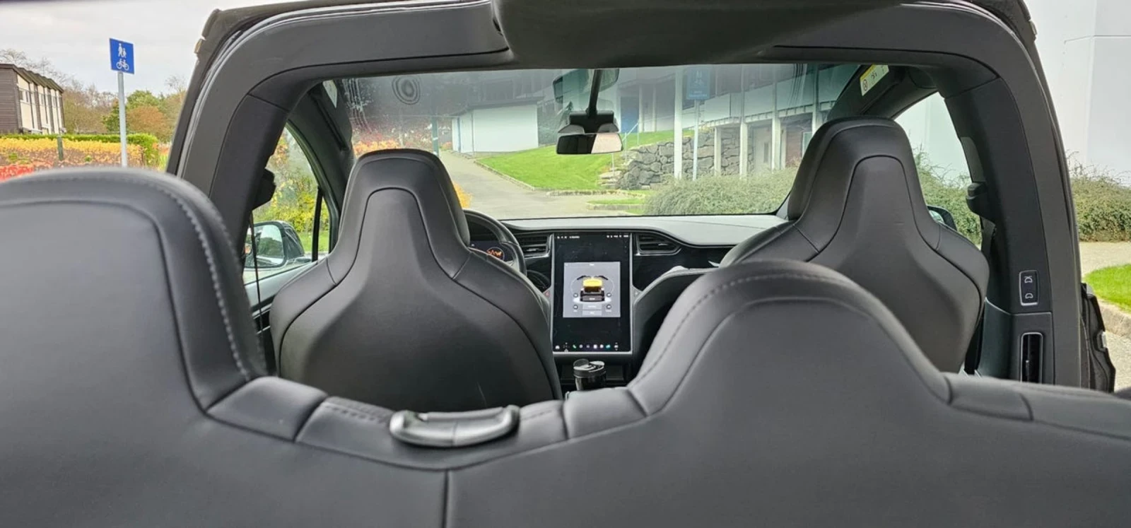 Tesla Model X 75D - изображение 6