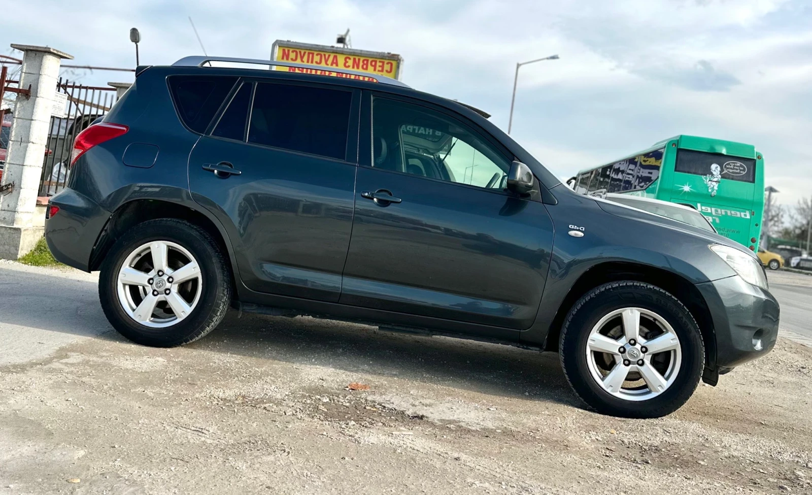 Toyota Rav4 2.2 D4D 136HP 4x4 KEYLESS G0 - изображение 4