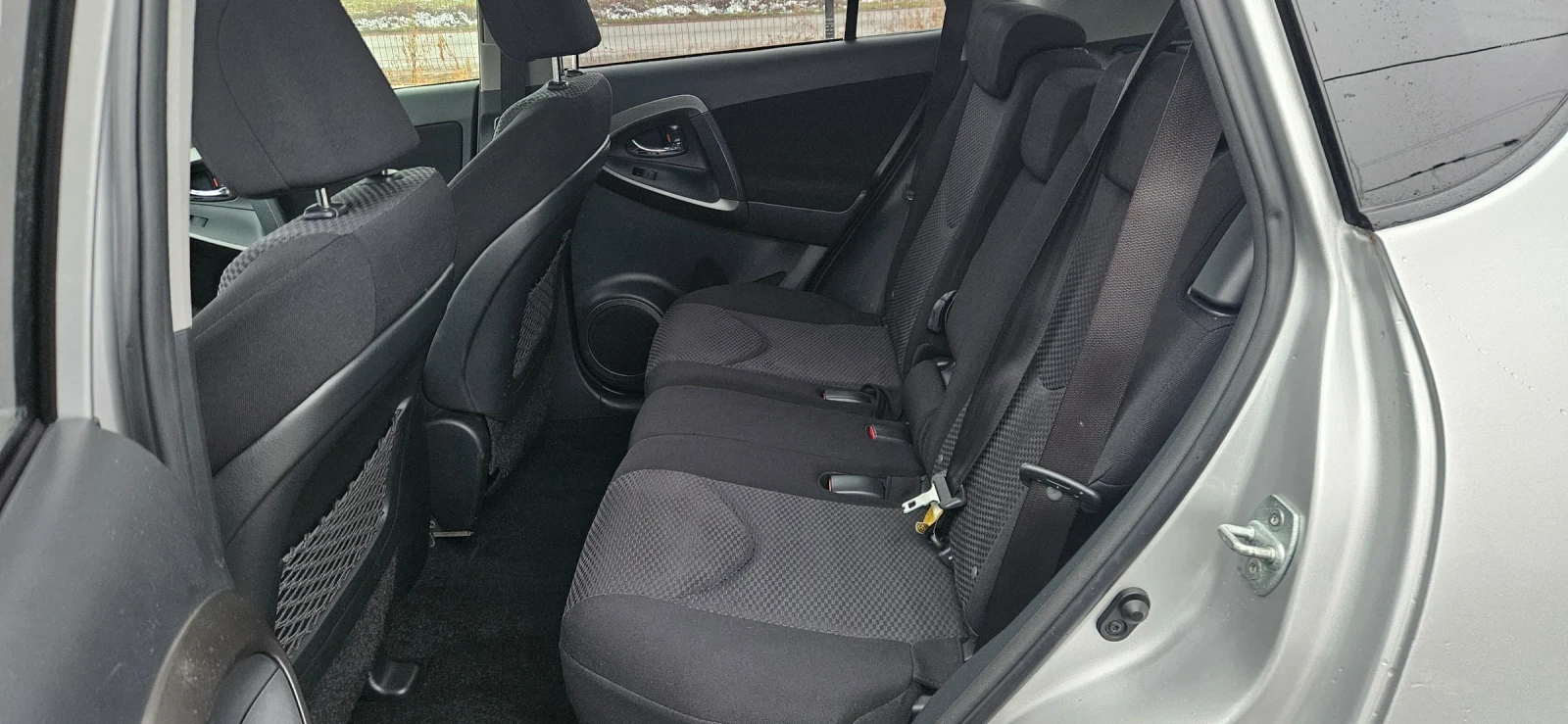 Toyota Rav4 2.0i 158ks.Швейцария - изображение 10