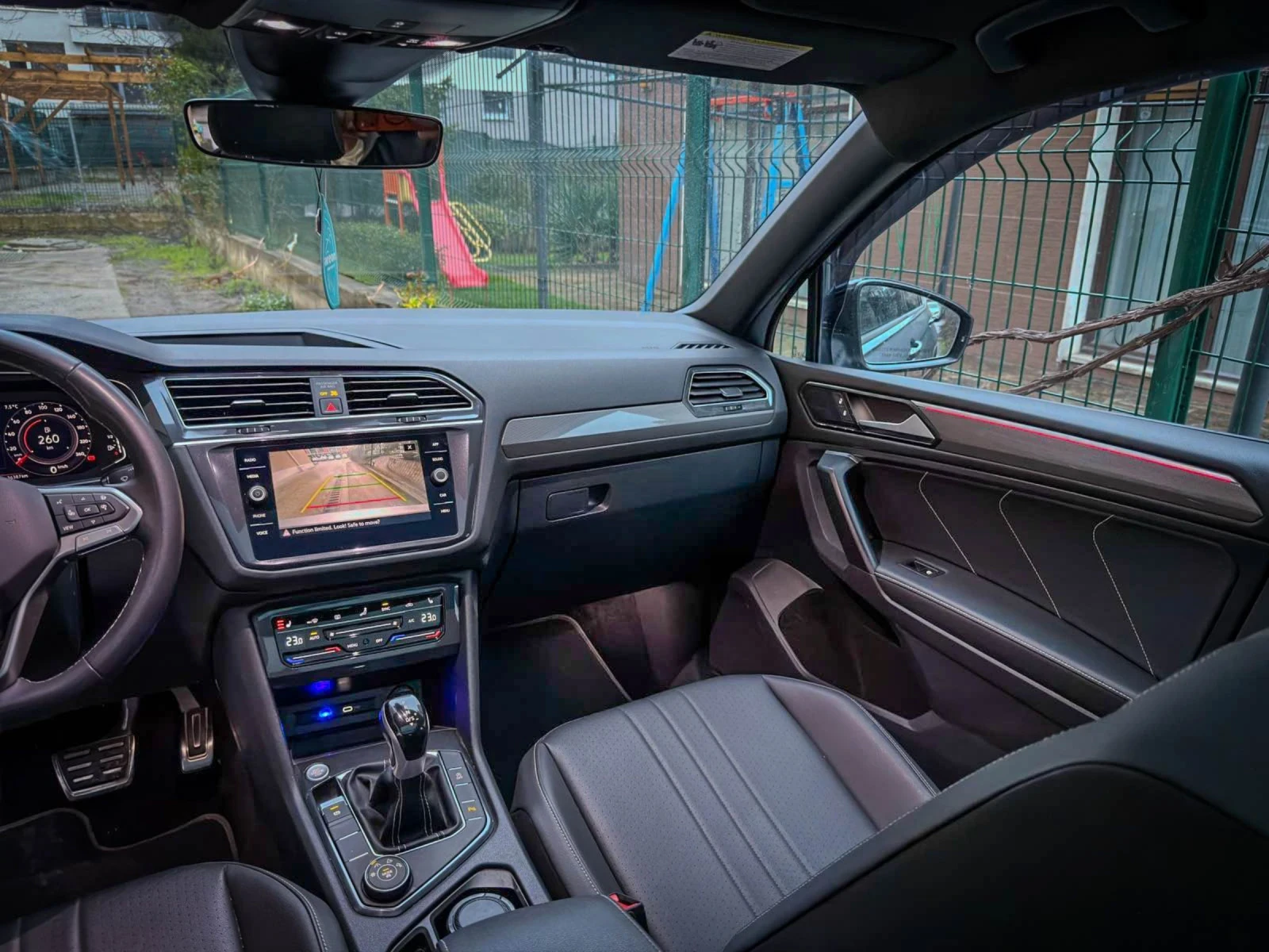 VW Tiguan R-Line, снимка 9 - Автомобили и джипове - 54152246