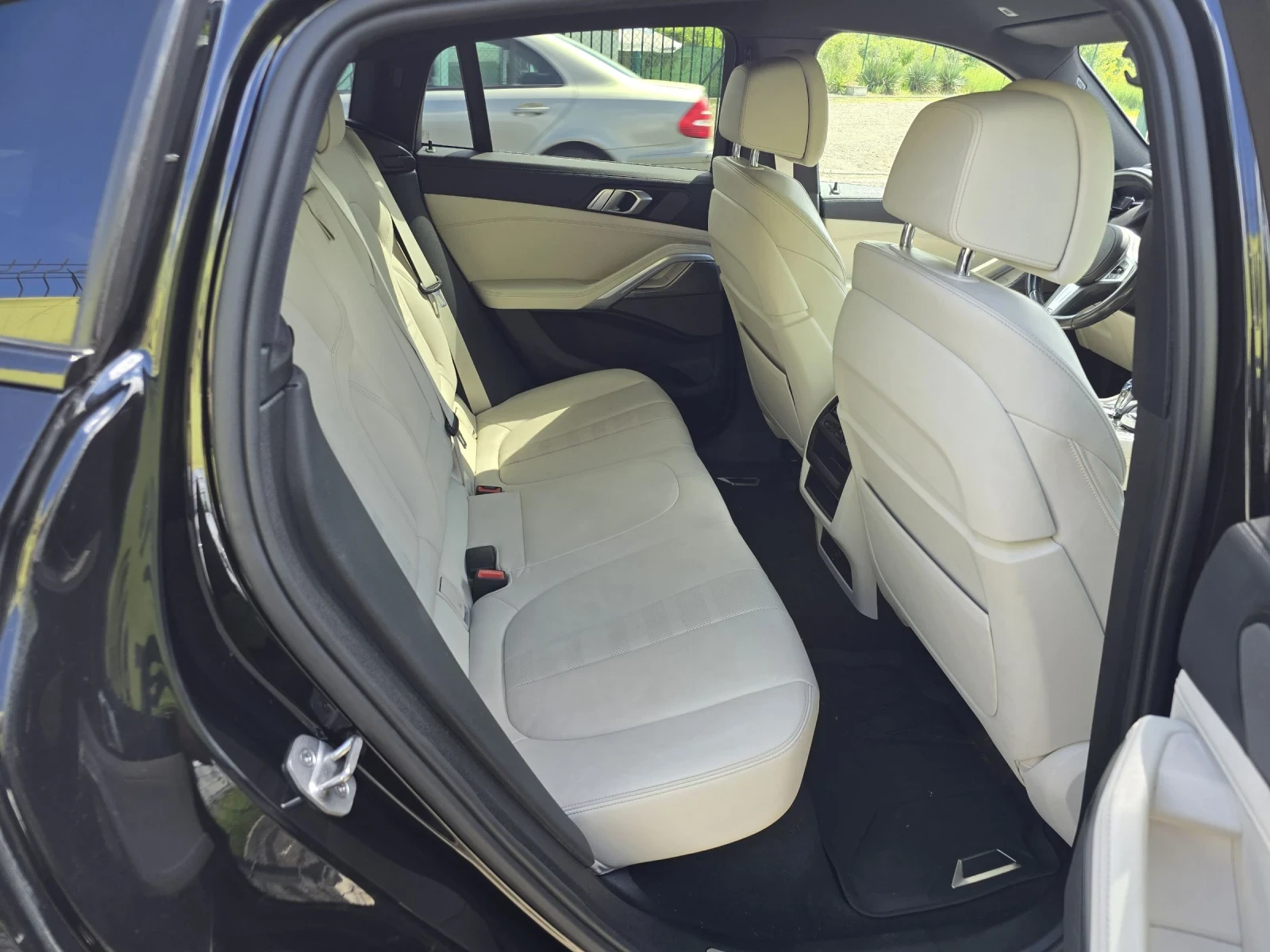 BMW X6 MPACK/CAMERA/AIR, снимка 10 - Автомобили и джипове - 54516573