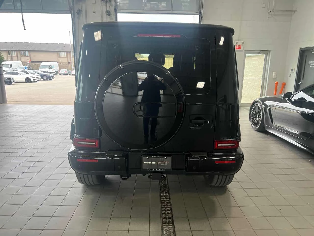 Mercedes-Benz G 63 AMG * CARFAX * АВТОКРЕДИТ БЕЗ ПЪРВОНАЧАЛНА ВНОСКА * , снимка 4 - Автомобили и джипове - 54605831