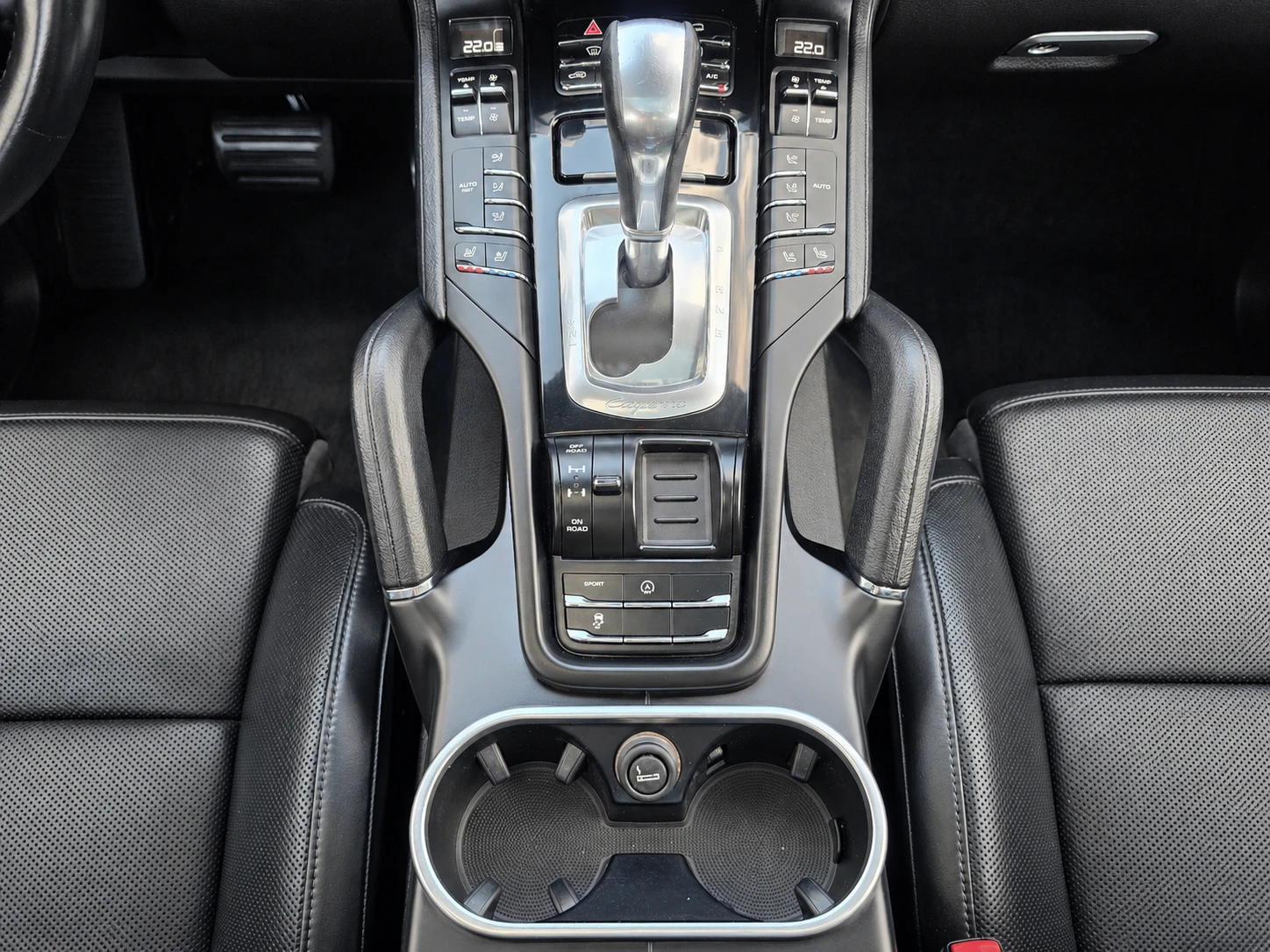 Porsche Cayenne PLATINUM EDITION FACELIFT BOSE PANORAMA, снимка 13 - Автомобили и джипове - 54916667