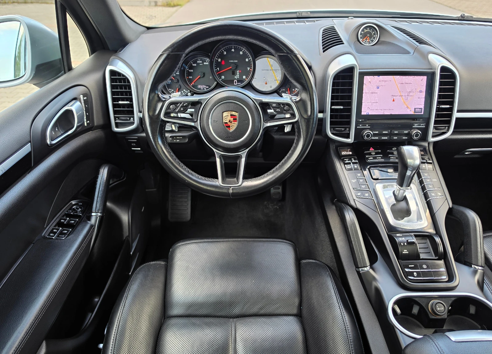 Porsche Cayenne PLATINUM EDITION FACELIFT BOSE PANORAMA, снимка 12 - Автомобили и джипове - 54916667