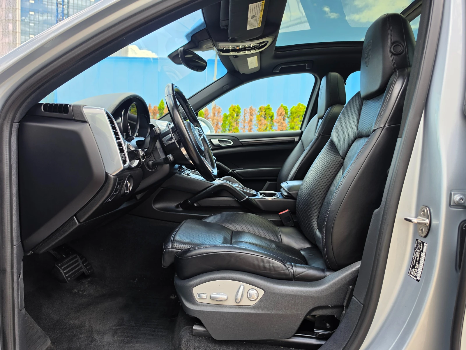 Porsche Cayenne PLATINUM EDITION FACELIFT BOSE PANORAMA, снимка 10 - Автомобили и джипове - 54916667