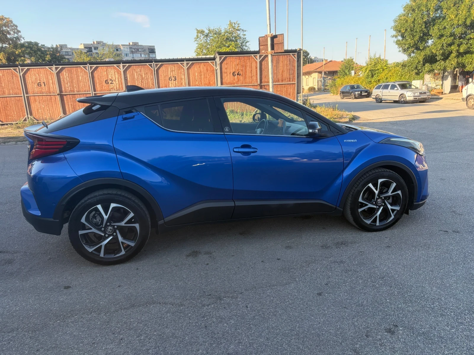 Toyota C-HR 1.8  122 ks