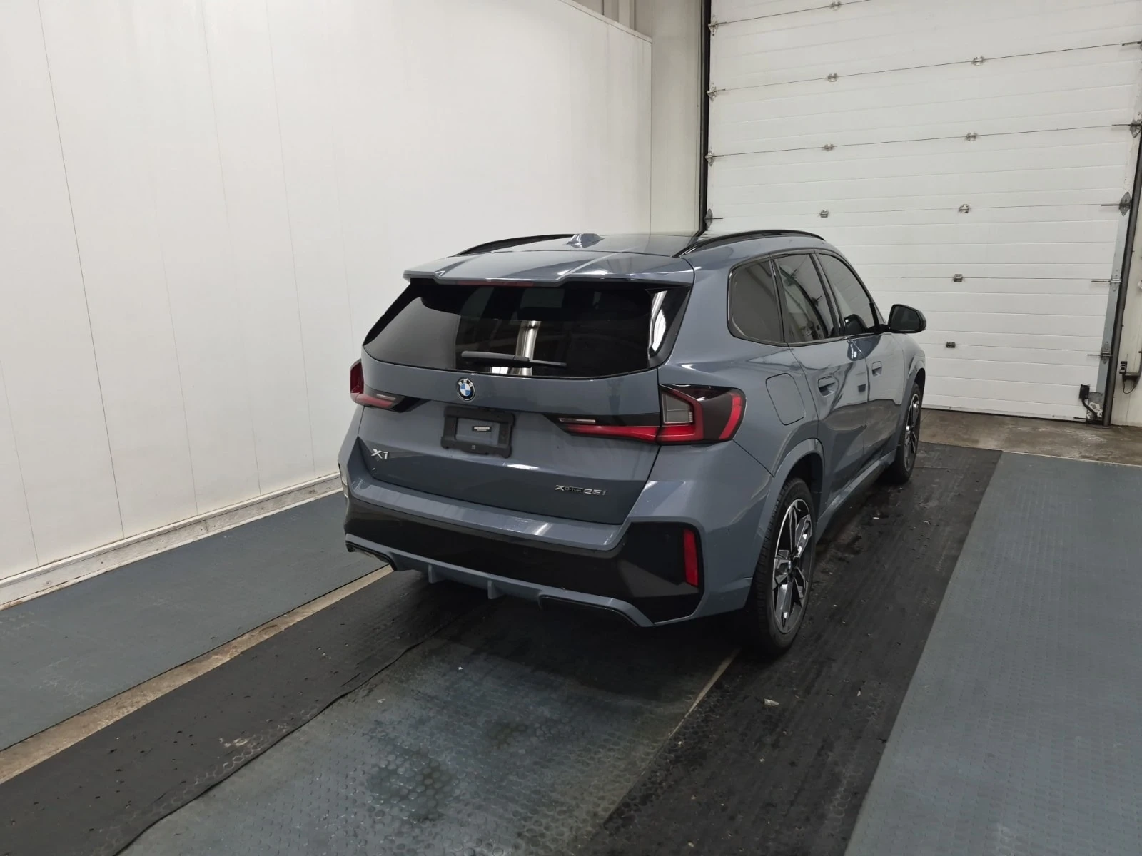 BMW X1 * xDrive28i * АВТОКРЕДИТ БЕЗ ПЪРВОНАЧАЛНА ВНОСКА, снимка 3 - Автомобили и джипове - 55900592