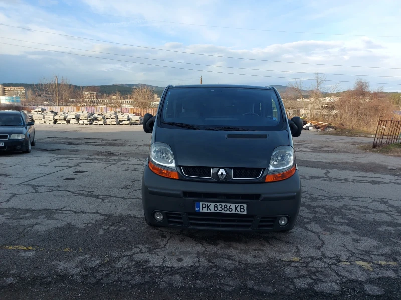 Renault Trafic 2.5 TDI, снимка 2 - Бусове и автобуси - 53047487