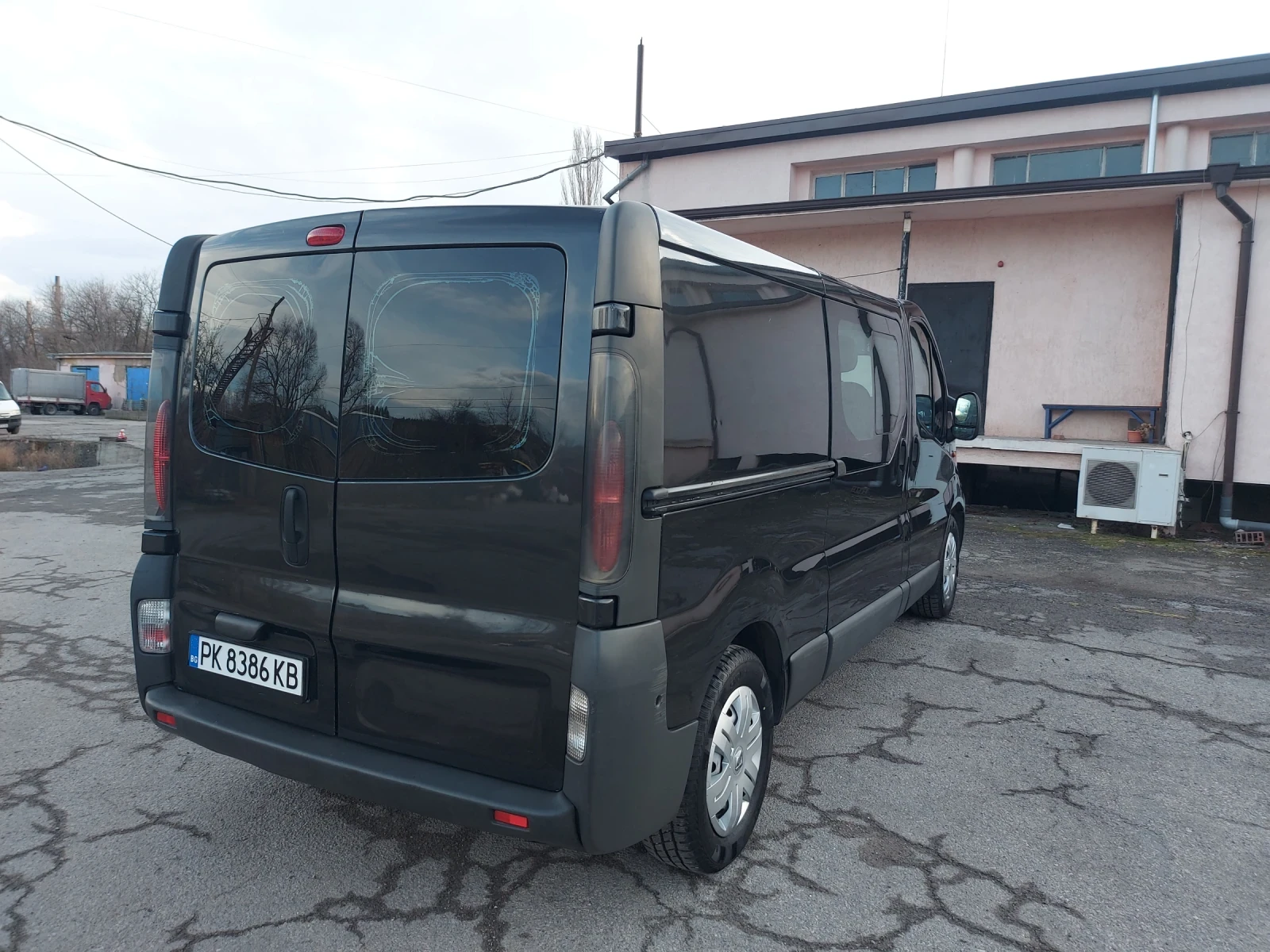 Renault Trafic 2.5 TDI - изображение 8