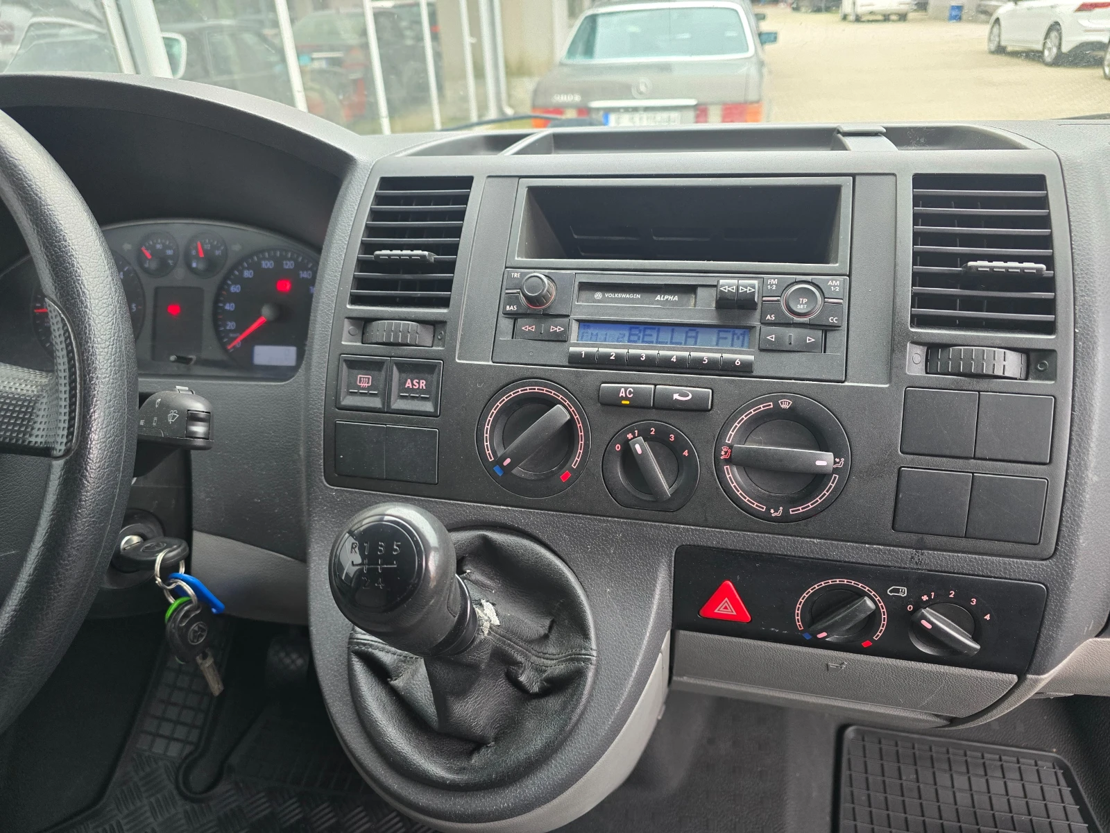 VW T5 MAXi!!8+ 1!!КЛИМАТИК!!ТОП!!, снимка 13 - Бусове и автобуси - 54285647