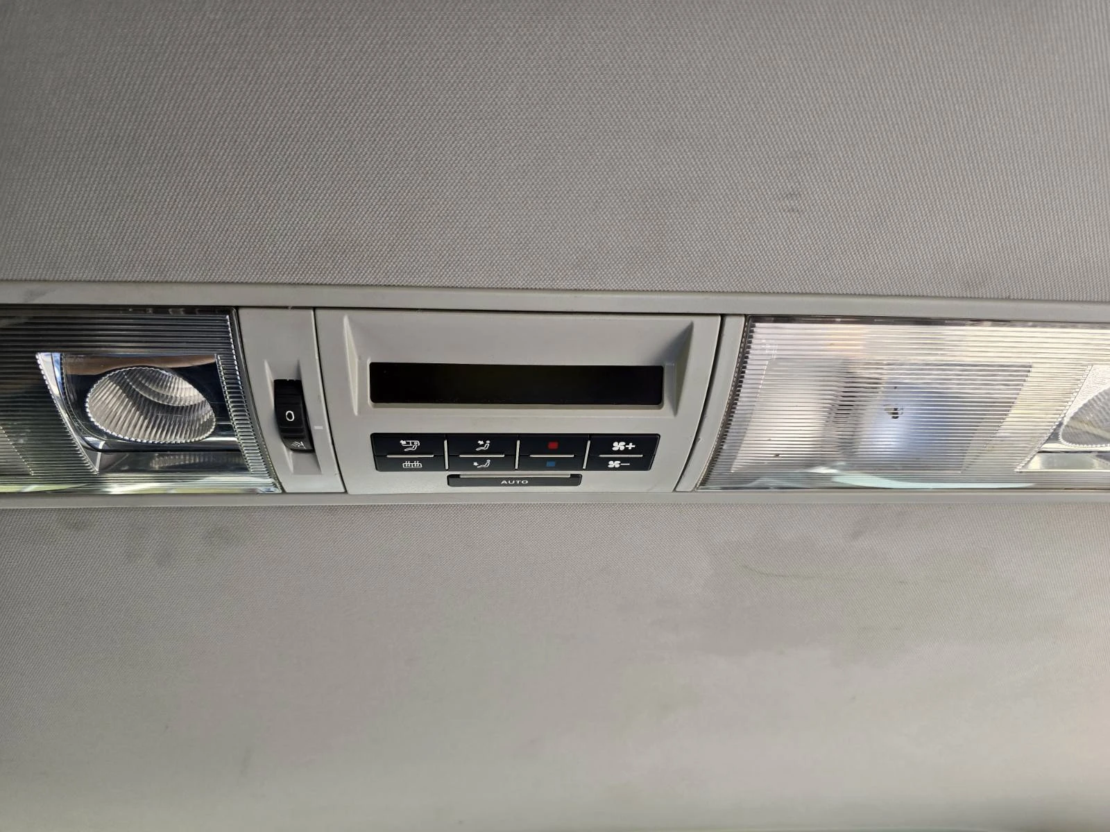 VW Caravelle 2.0TDI 4X4 CARAVELLE, снимка 11 - Бусове и автобуси - 55062731