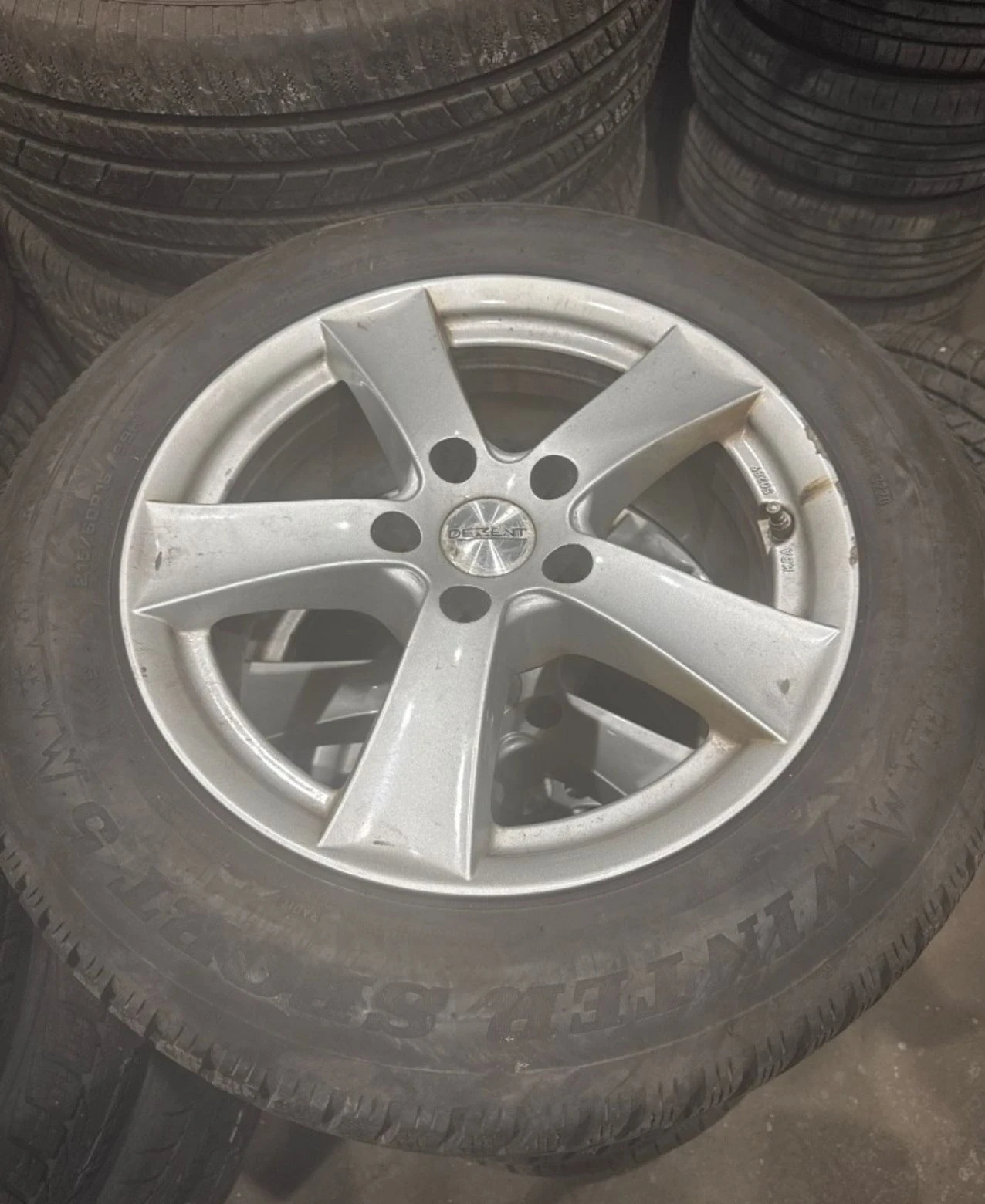 Гуми с джанти Dunlop 215/60R16