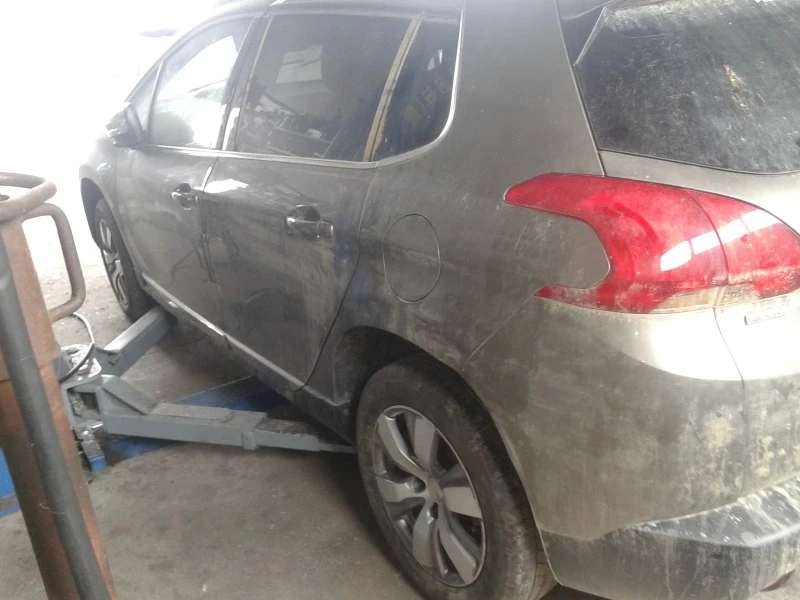 Peugeot 2008 1.2i, снимка 7 - Автомобили и джипове - 38602598