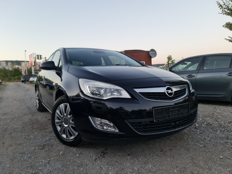 Opel Astra КАТО НОВА, снимка 1 - Автомобили и джипове - 46435457