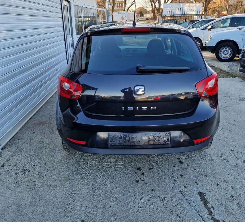 Seat Ibiza 1.2i, снимка 4 - Автомобили и джипове - 48379820