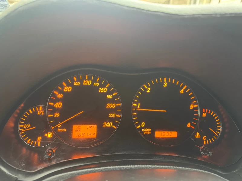 Toyota Avensis Toyota Avensis 2.0 D4D 116КС, снимка 8 - Автомобили и джипове - 52028115
