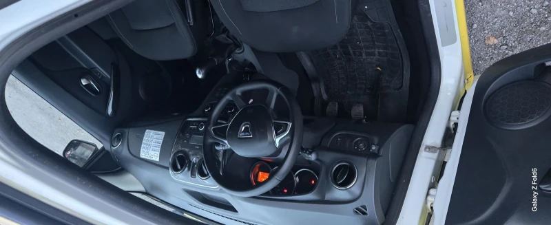 Dacia Sandero, снимка 2 - Автомобили и джипове - 52284358
