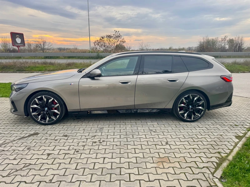BMW 540 d xDrive Touring, снимка 3 - Автомобили и джипове - 52648102