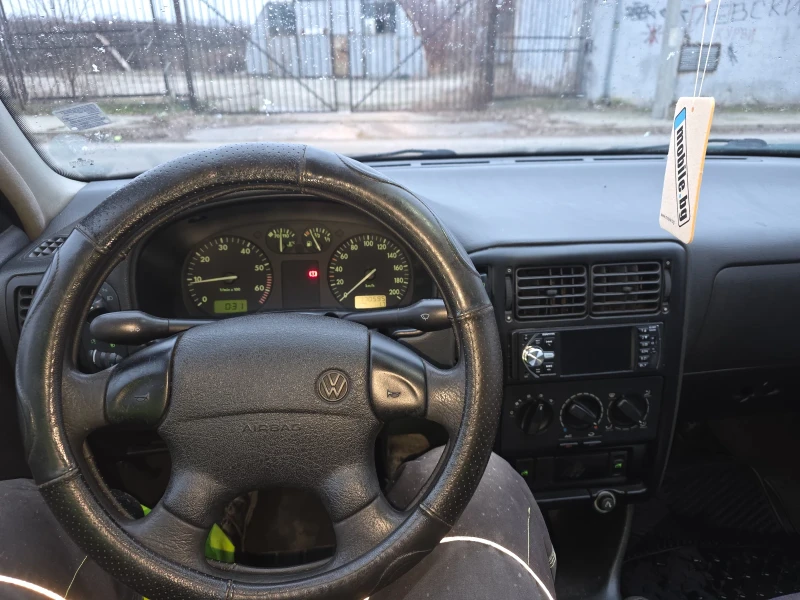 VW Polo, снимка 4 - Автомобили и джипове - 53434378