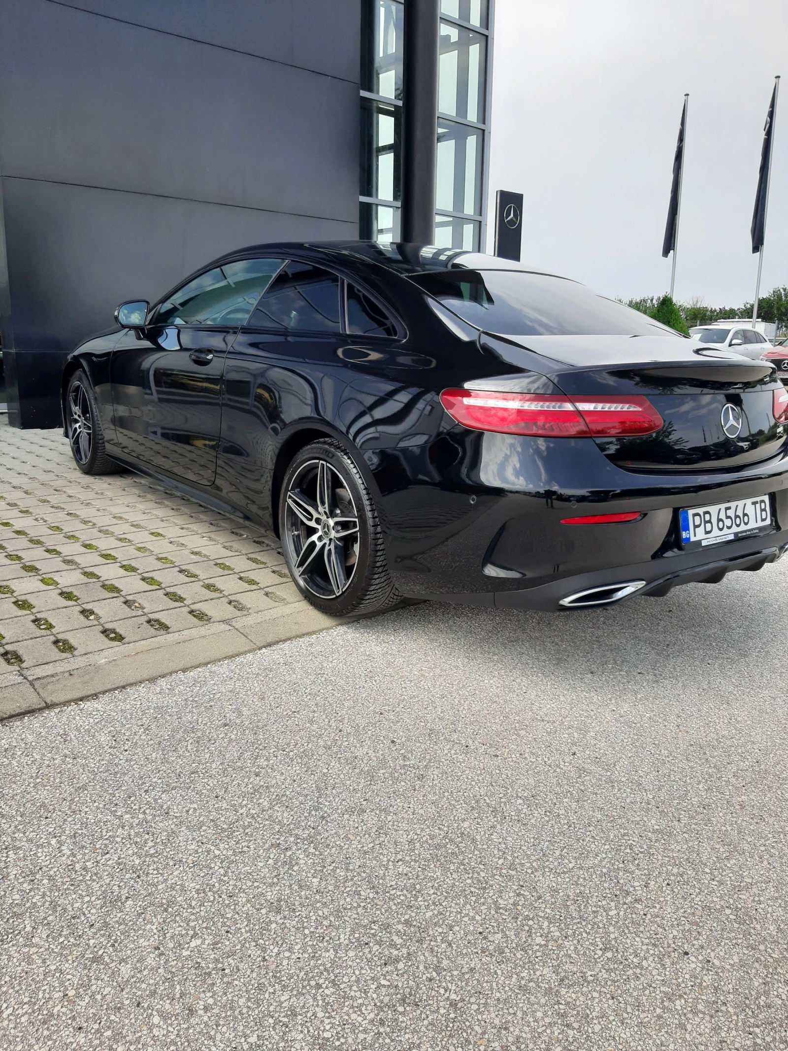 Mercedes-Benz E 300 AMG Coupe - изображение 5