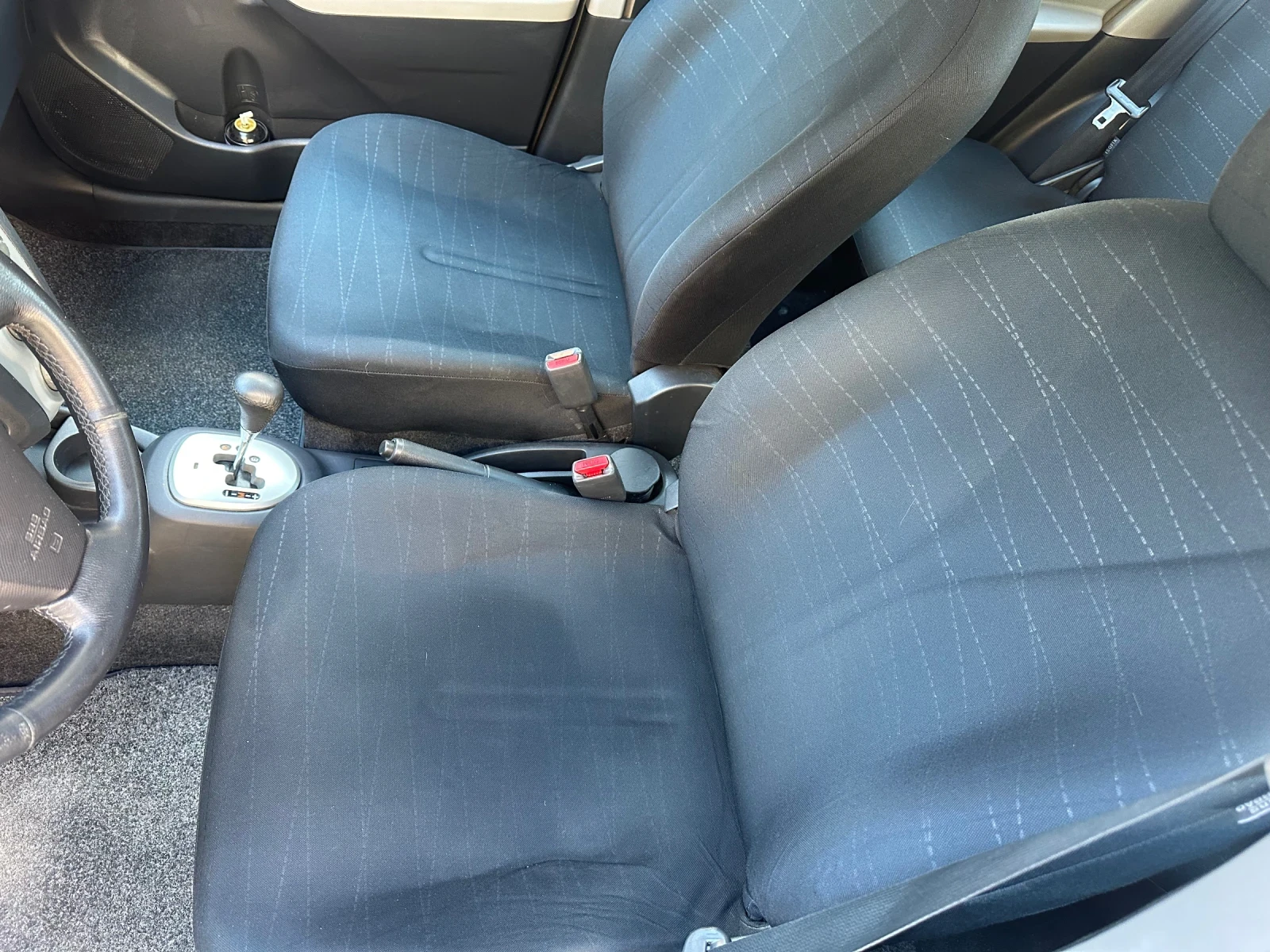 Toyota Yaris 1.3 бензин Автомат - изображение 5