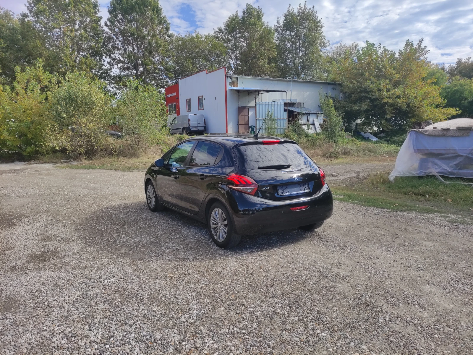 Peugeot 208 1.6като нов евро 6  феис лифт - изображение 6