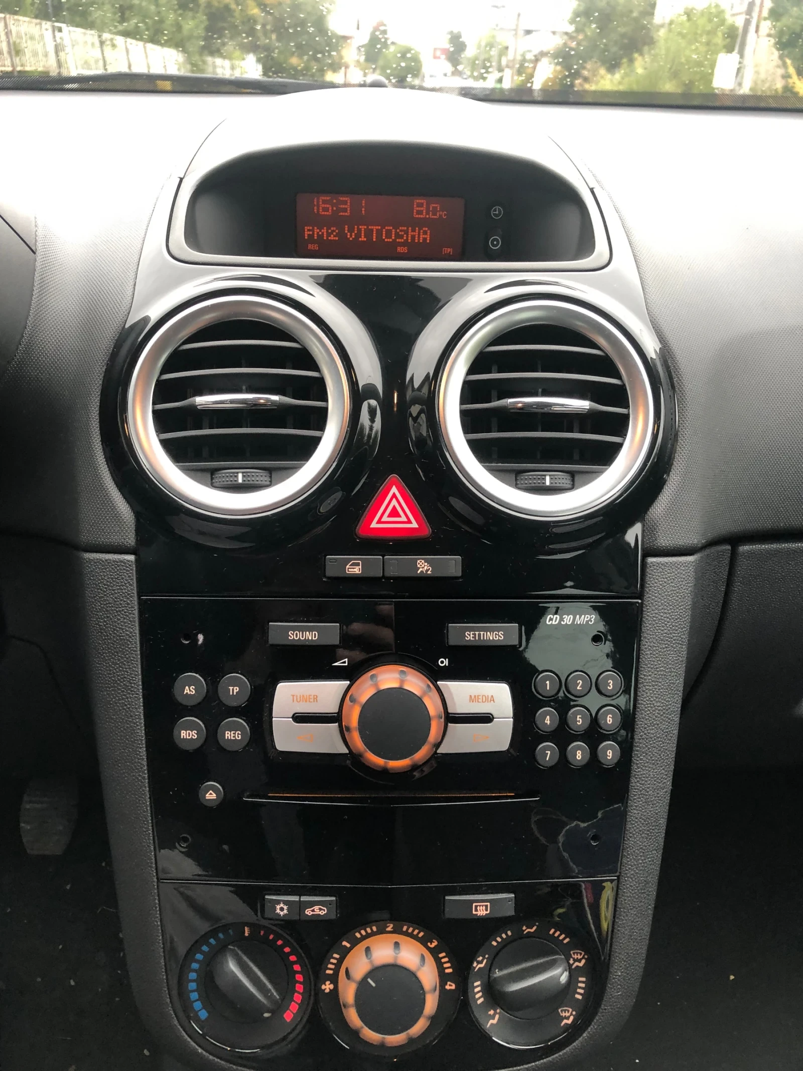 Opel Corsa 1.4 Active - изображение 8