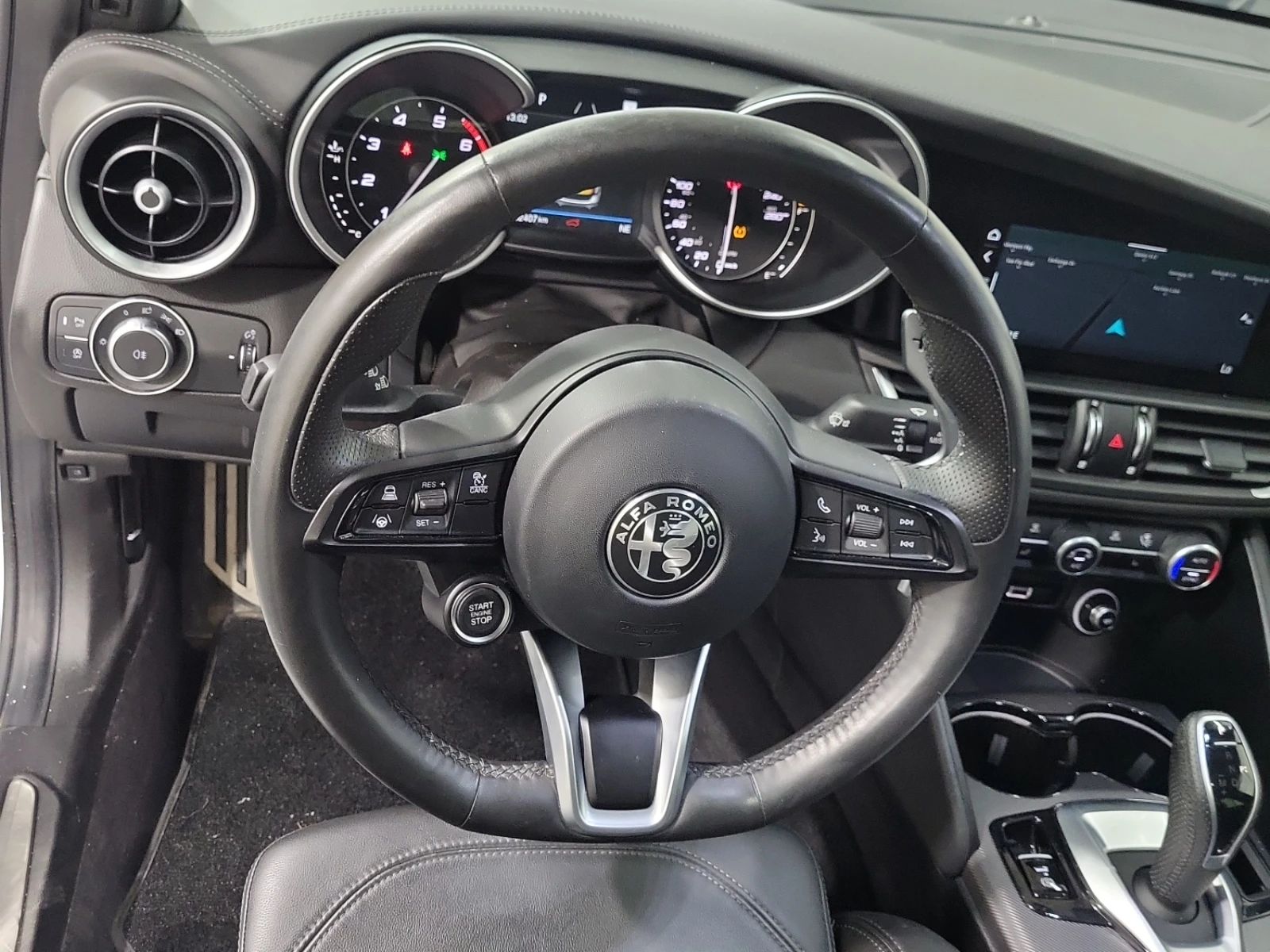 Alfa Romeo Giulia VELOCE * CARFAX * АвтоКредит * Цена до България*  - изображение 9