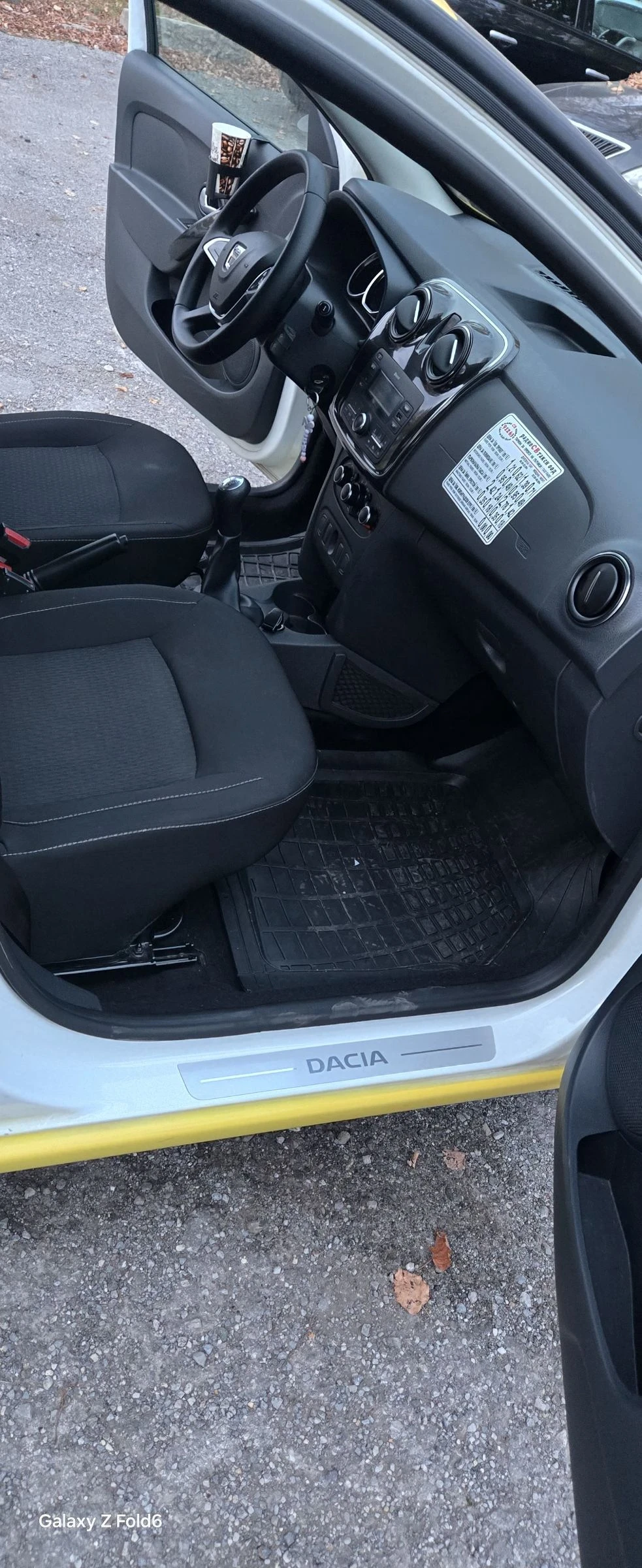 Dacia Sandero  - изображение 7