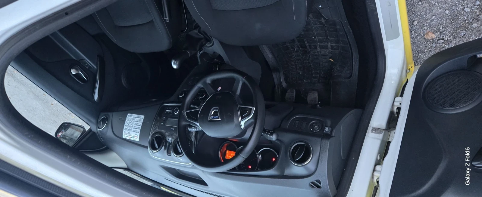 Dacia Sandero  - изображение 2