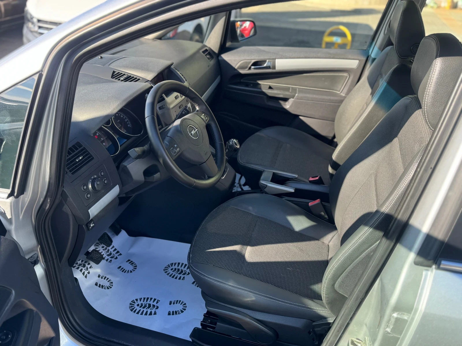 Opel Zafira 1.6i GAZ PANORAMA - изображение 8