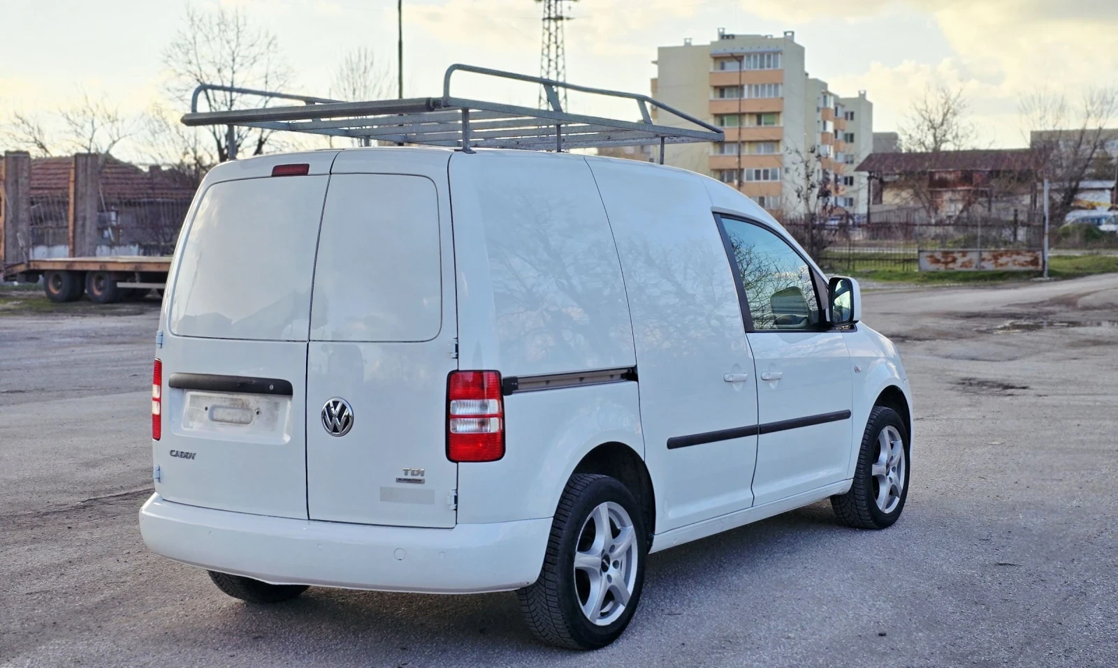 VW Caddy 1.6 TDI Товарен 2014г + Багажник , снимка 5 - Автомобили и джипове - 53878074