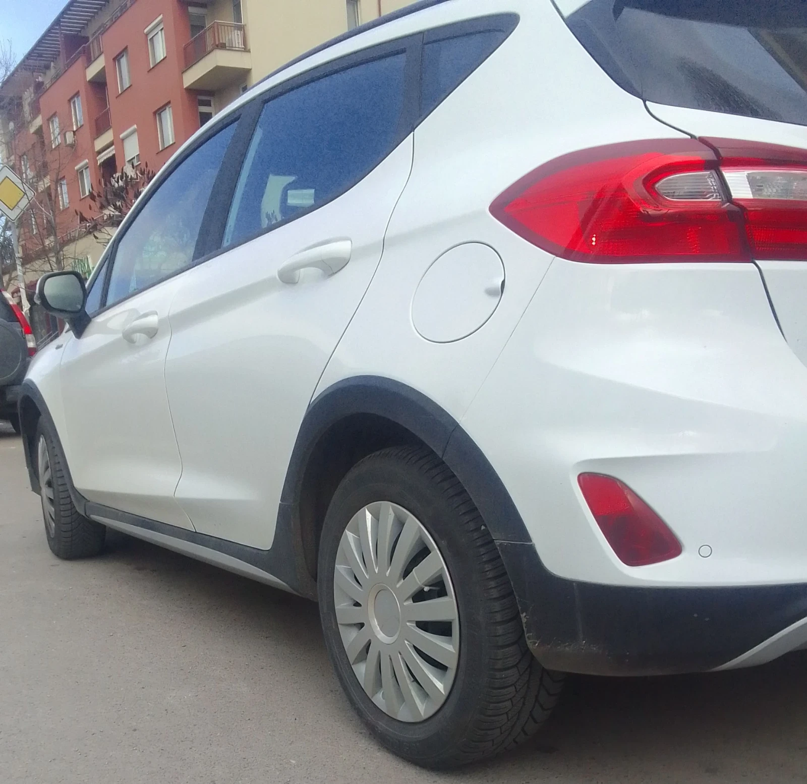 Ford Fiesta на 24000 км! EcoBoost Active, снимка 7 - Автомобили и джипове - 53997952