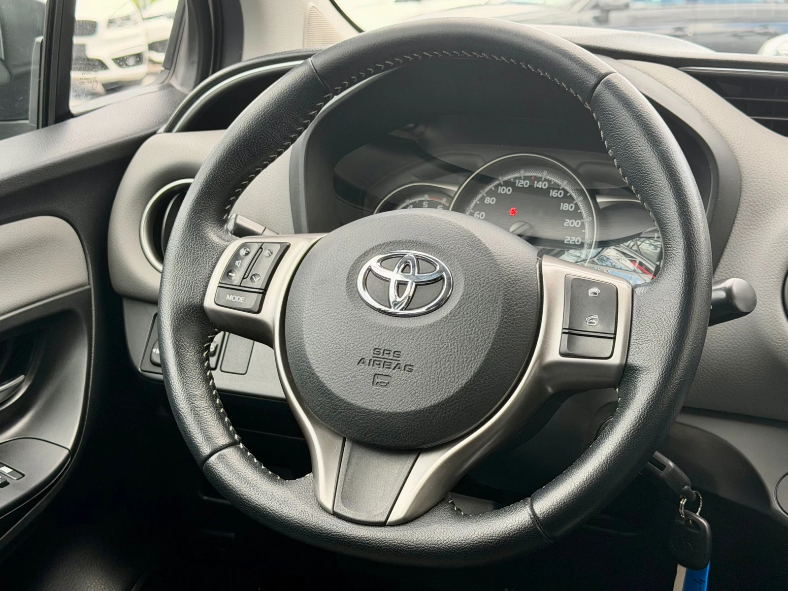 Toyota Yaris 1.4d4d /Нави /Камера, снимка 4 - Автомобили и джипове - 54295941