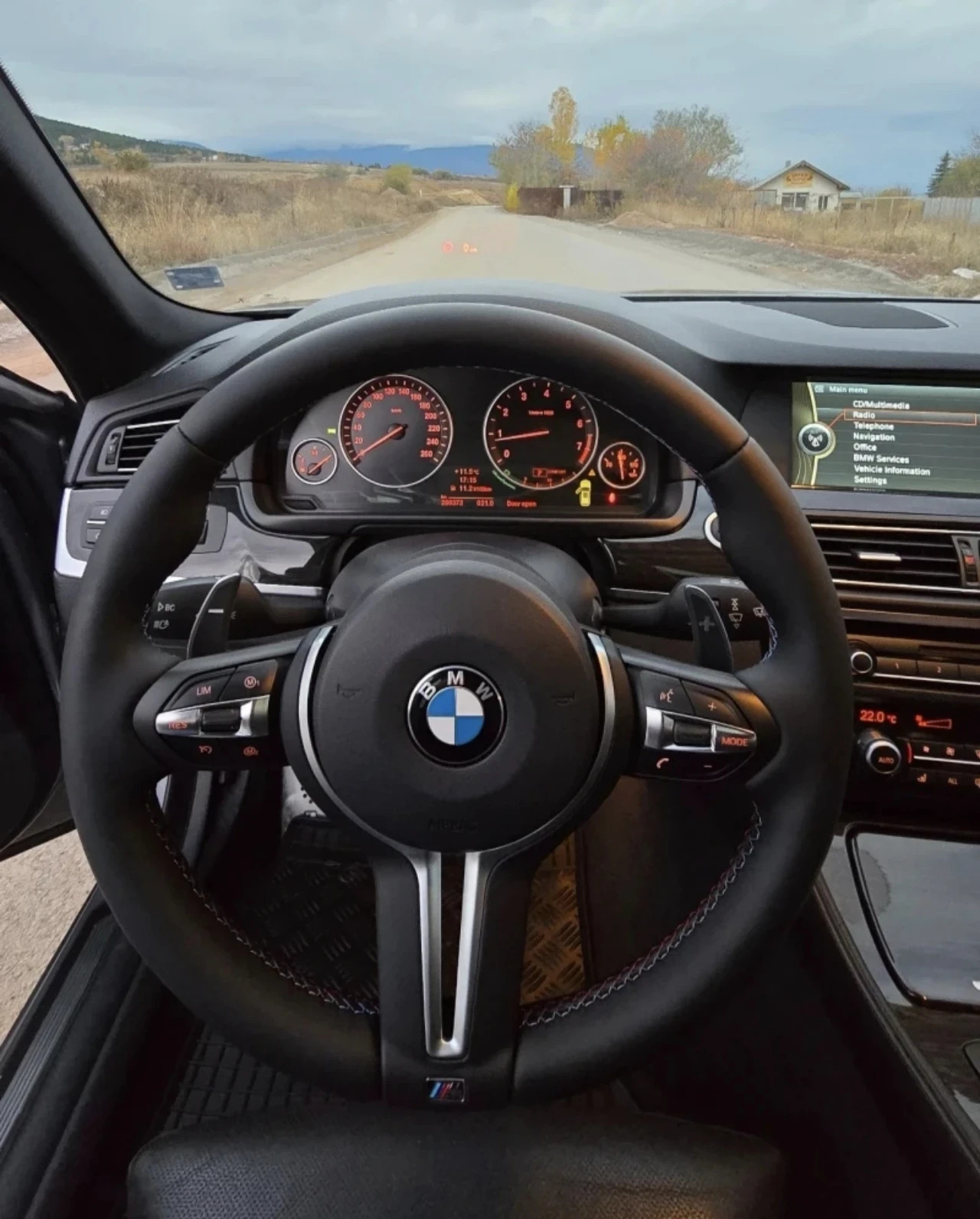 BMW 535 I LUXURY!!!, снимка 12 - Автомобили и джипове - 54355421