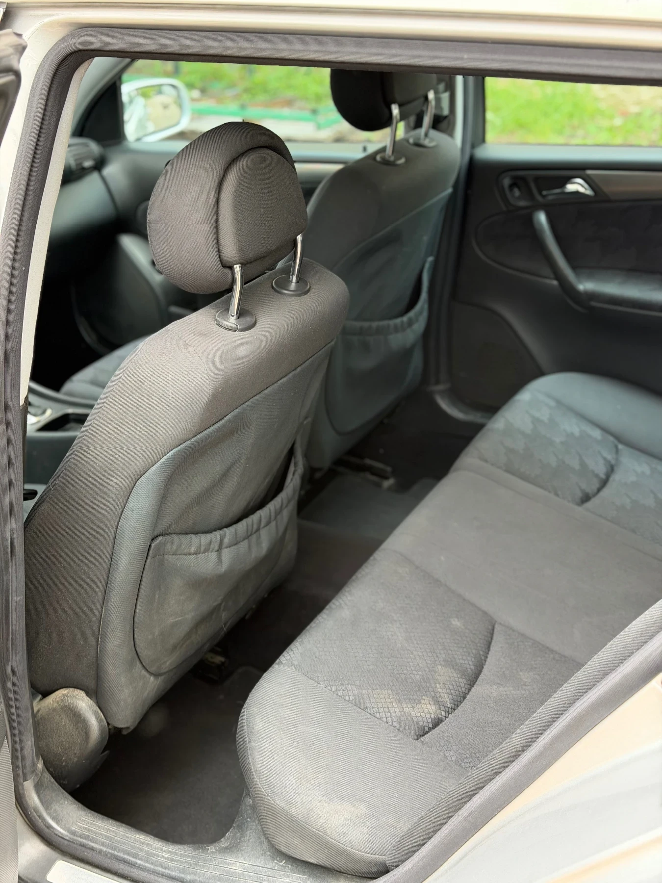 Mercedes-Benz C 220, снимка 10 - Автомобили и джипове - 54383933