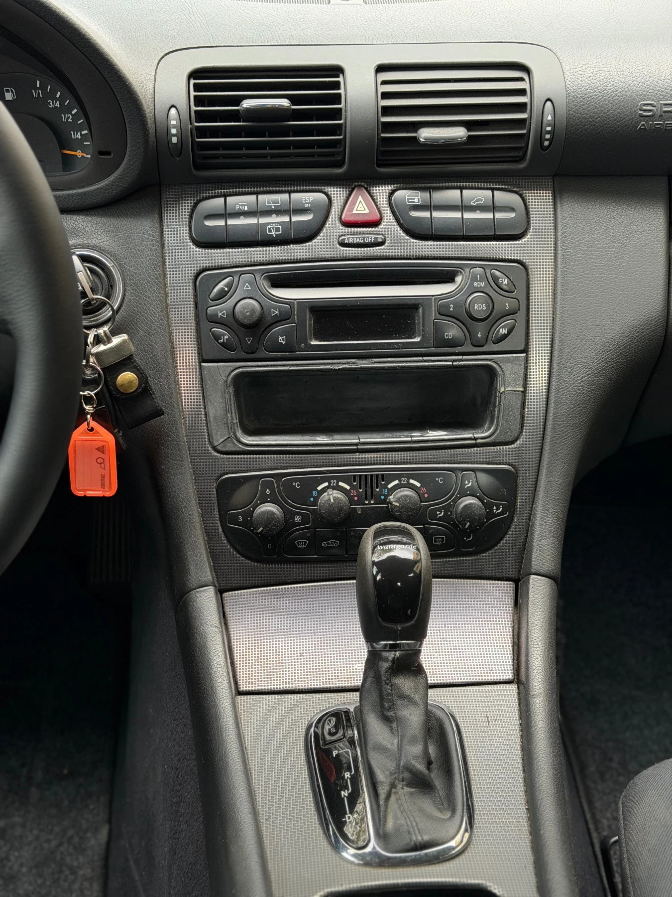 Mercedes-Benz C 220, снимка 11 - Автомобили и джипове - 54383933