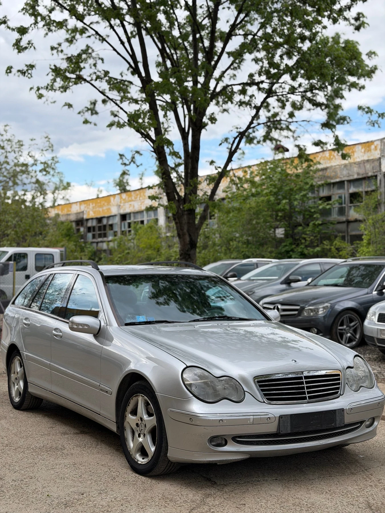 Mercedes-Benz C 220, снимка 2 - Автомобили и джипове - 54383933