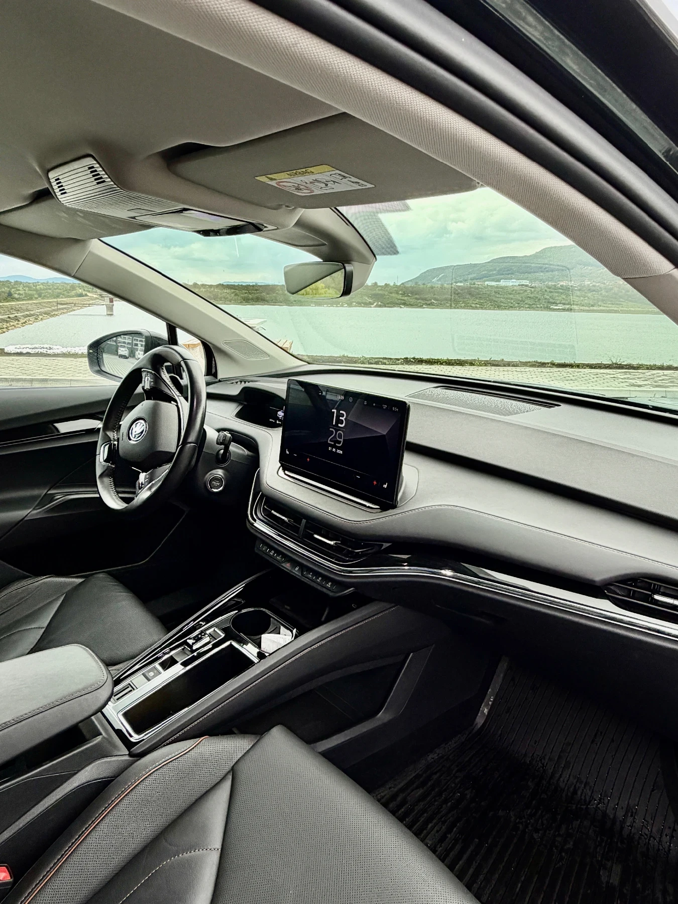 Skoda Enyaq I ve 80 История , снимка 2 - Автомобили и джипове - 54395376