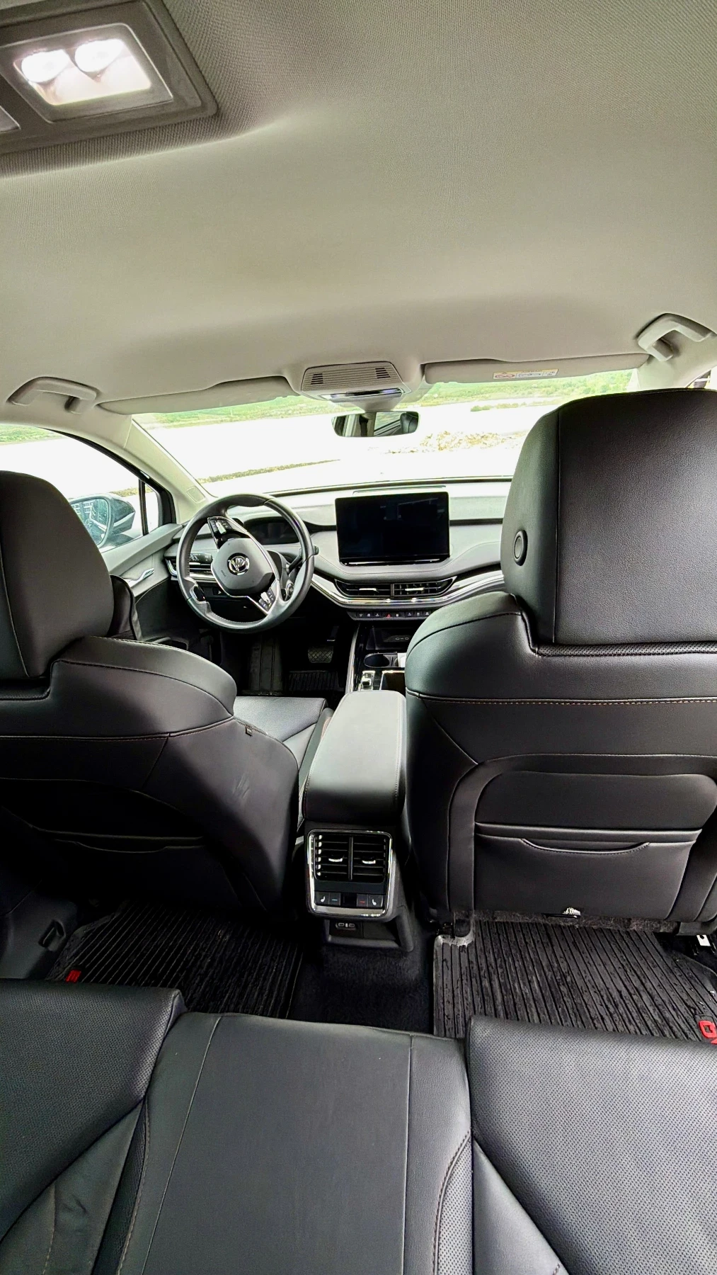 Skoda Enyaq I ve 80 История , снимка 6 - Автомобили и джипове - 54395376