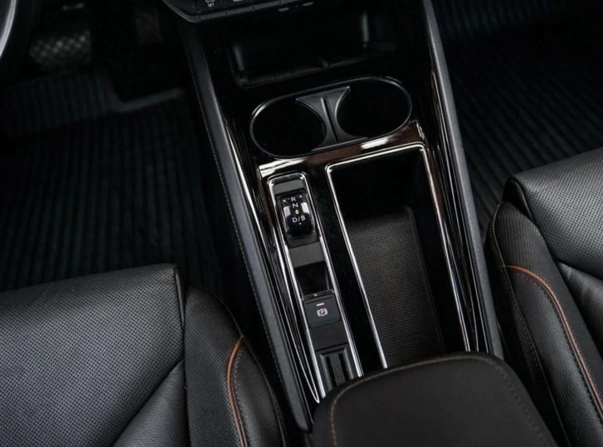 Skoda Enyaq I ve 80 История , снимка 9 - Автомобили и джипове - 54395376