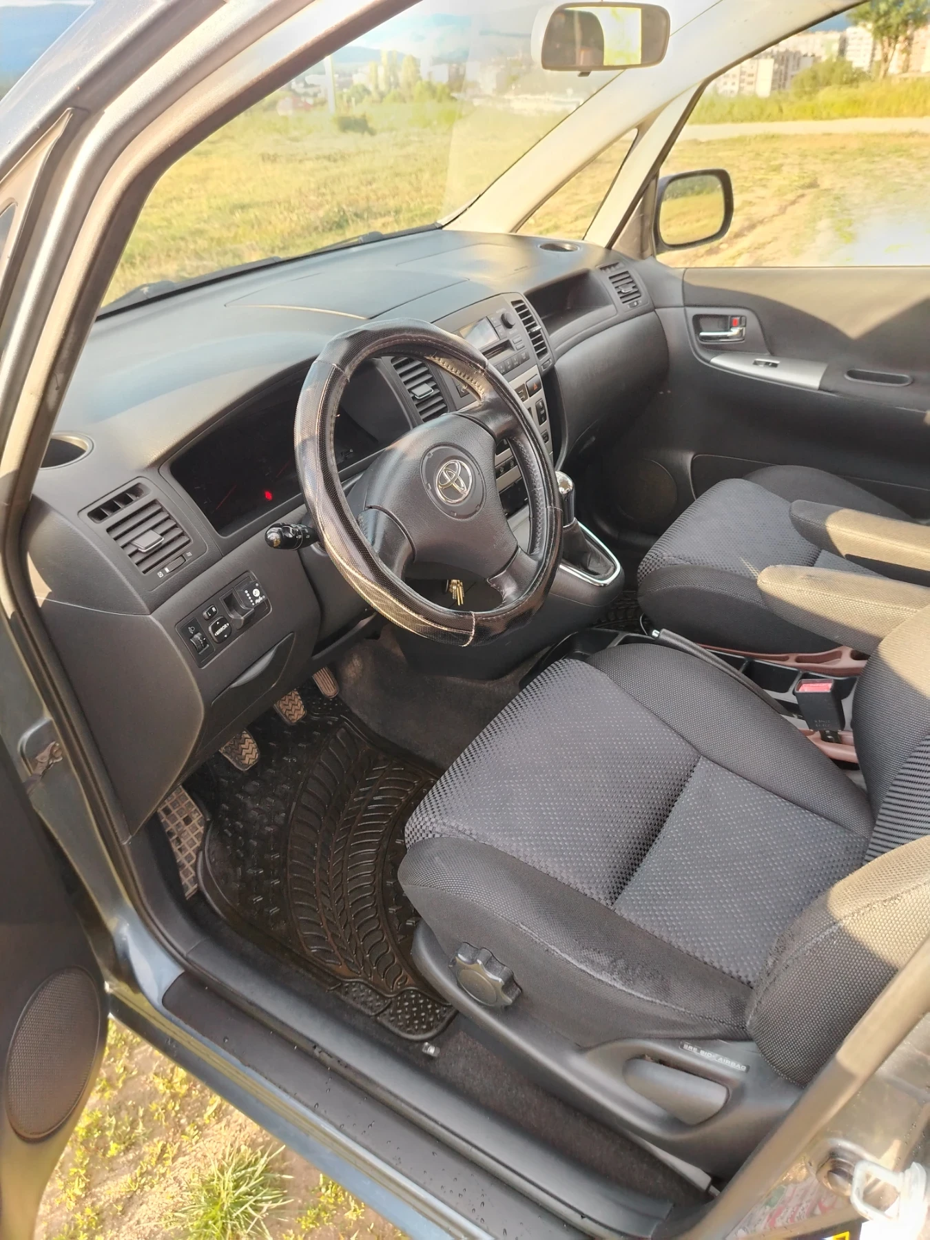 Toyota Corolla verso, снимка 8 - Автомобили и джипове - 54598576