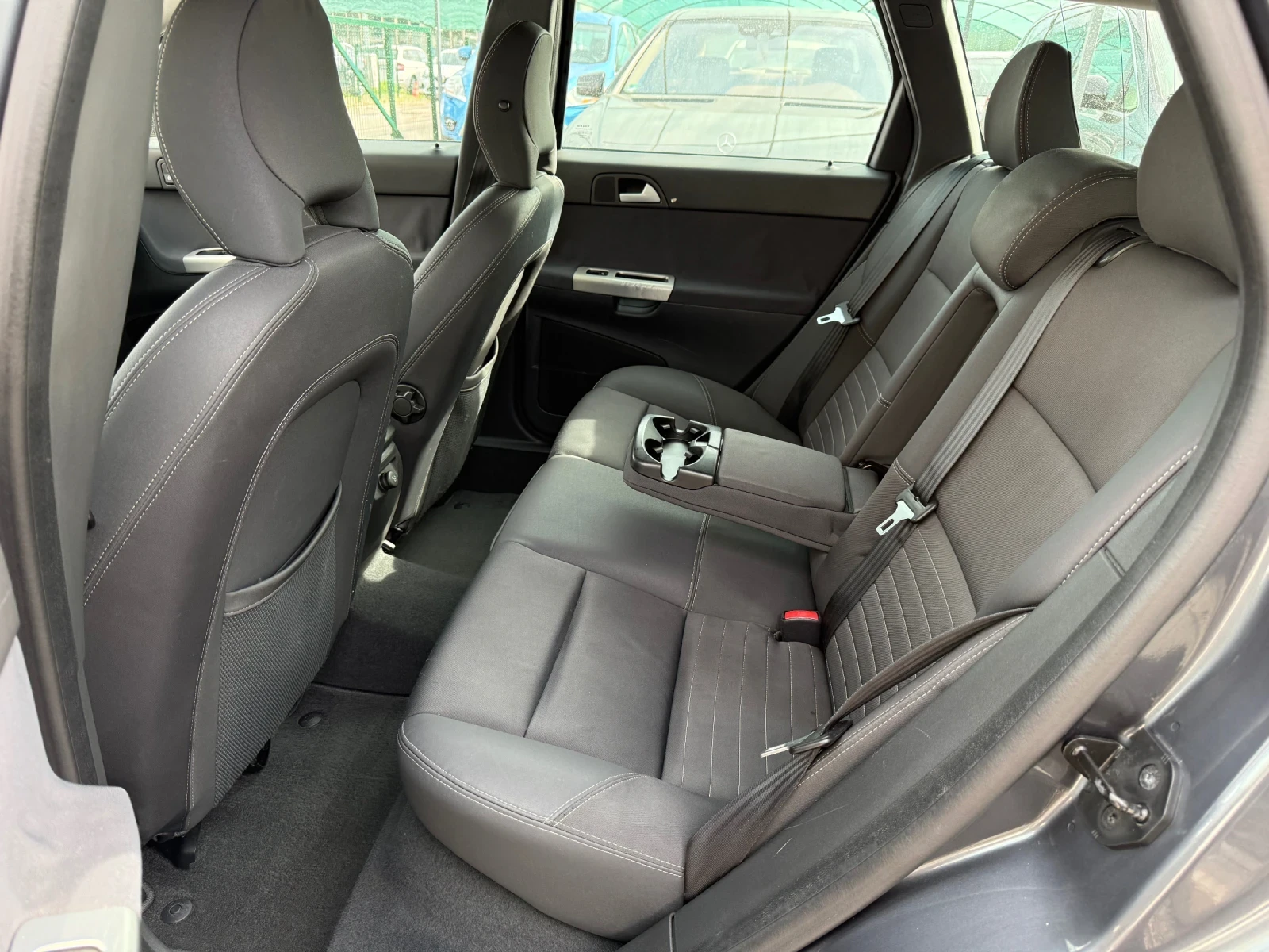 Volvo V50 2.4 D5 AUTOMATIC 180HP, снимка 13 - Автомобили и джипове - 54692740
