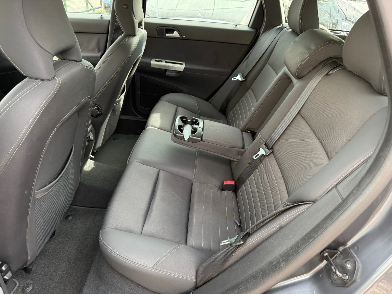Volvo V50 2.4 D5 AUTOMATIC 180HP, снимка 14 - Автомобили и джипове - 54692740
