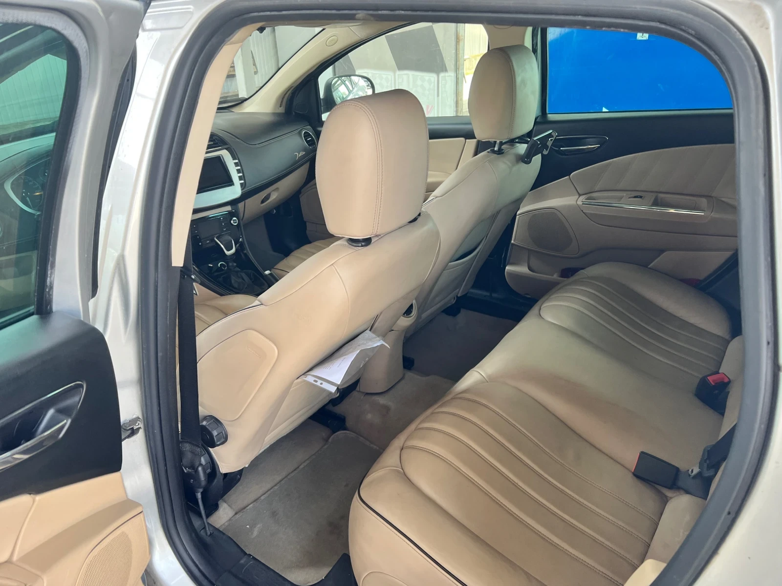 Lancia Delta 1.9 Bi Turbo Park Asisstent, снимка 10 - Автомобили и джипове - 55224664