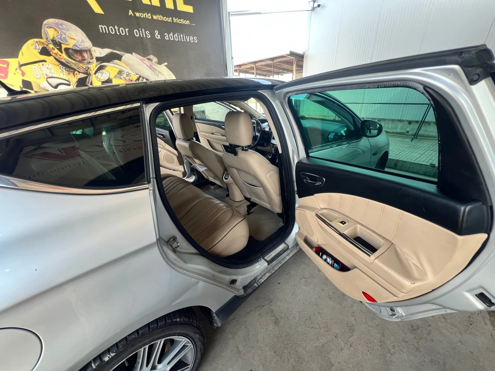 Lancia Delta 1.9 Bi Turbo Park Asisstent, снимка 9 - Автомобили и джипове - 55224664