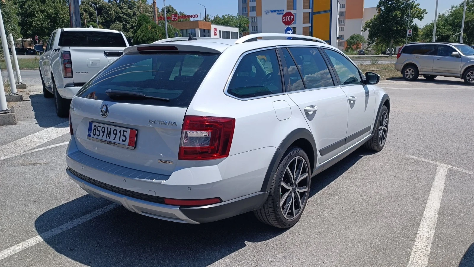 Skoda Octavia SCOUT 2.0TDI 4X4 MT6, снимка 8 - Автомобили и джипове - 55331029