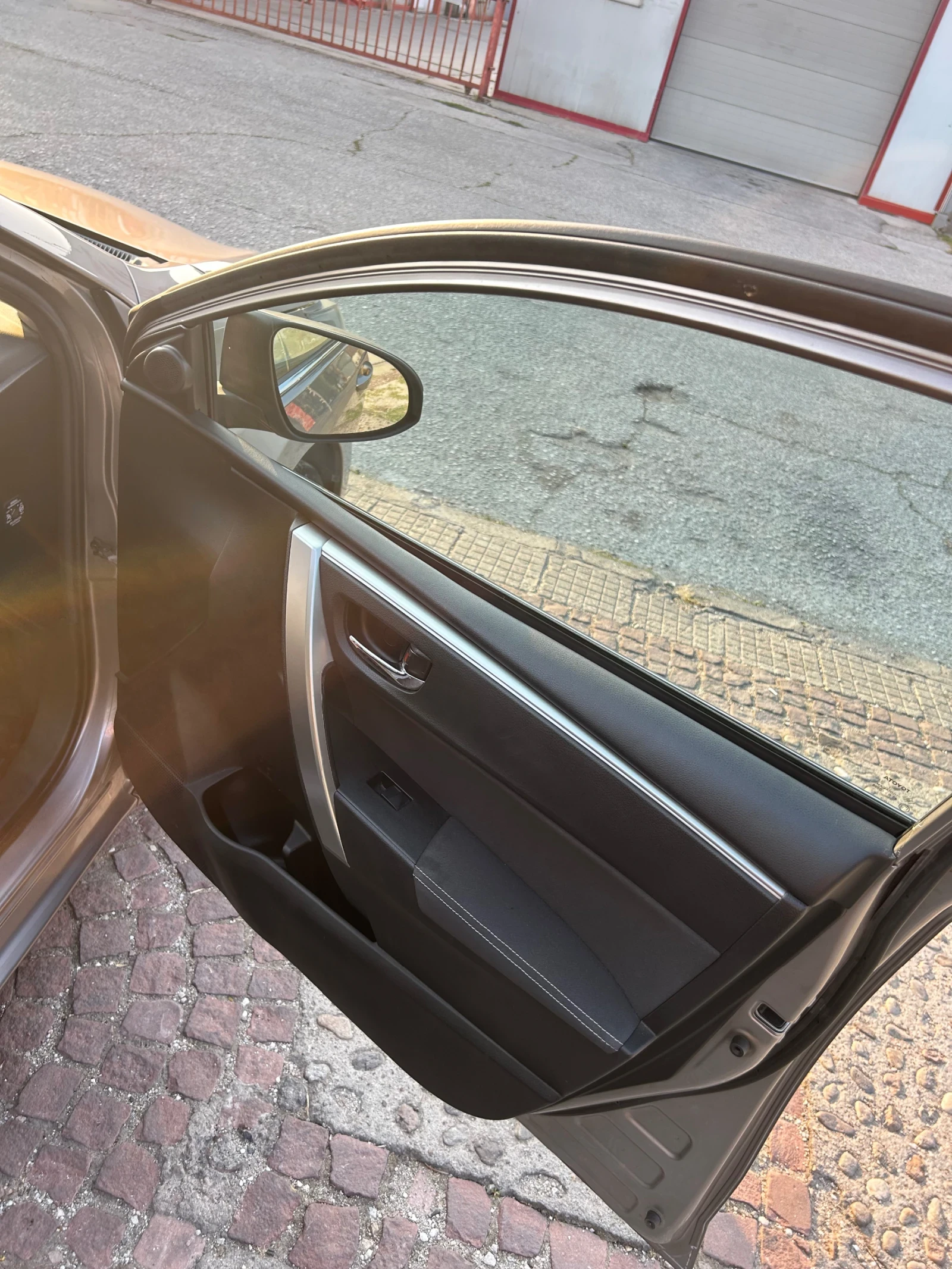 Toyota Corolla | Mobile.bg � ����������� 8