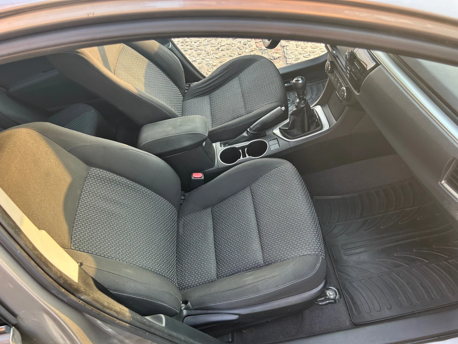 Toyota Corolla | Mobile.bg � ����������� 11