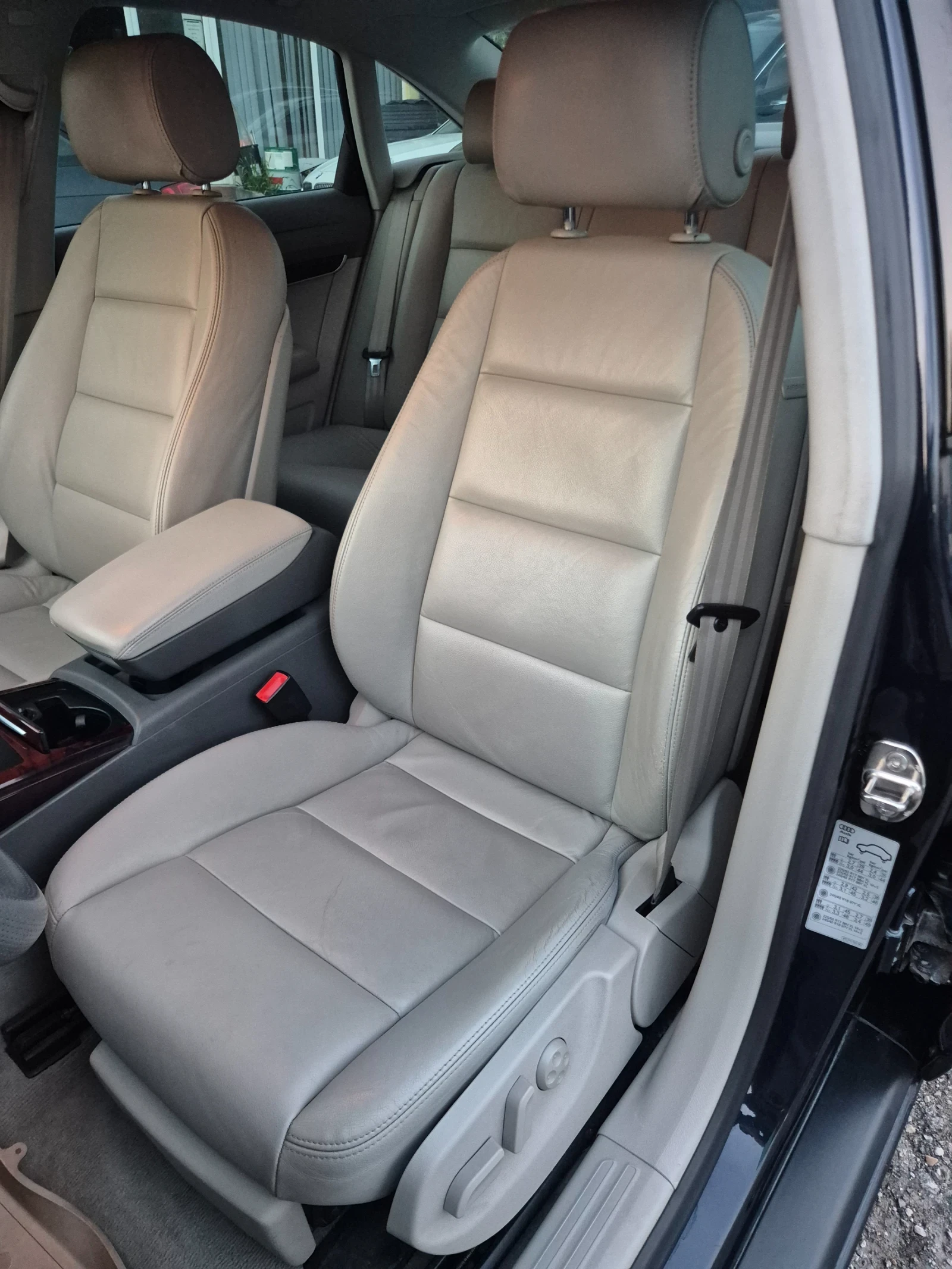 Audi A6 3.0TDI* QUATTRO* FACELIFT* LED, снимка 8 - Автомобили и джипове - 55578891